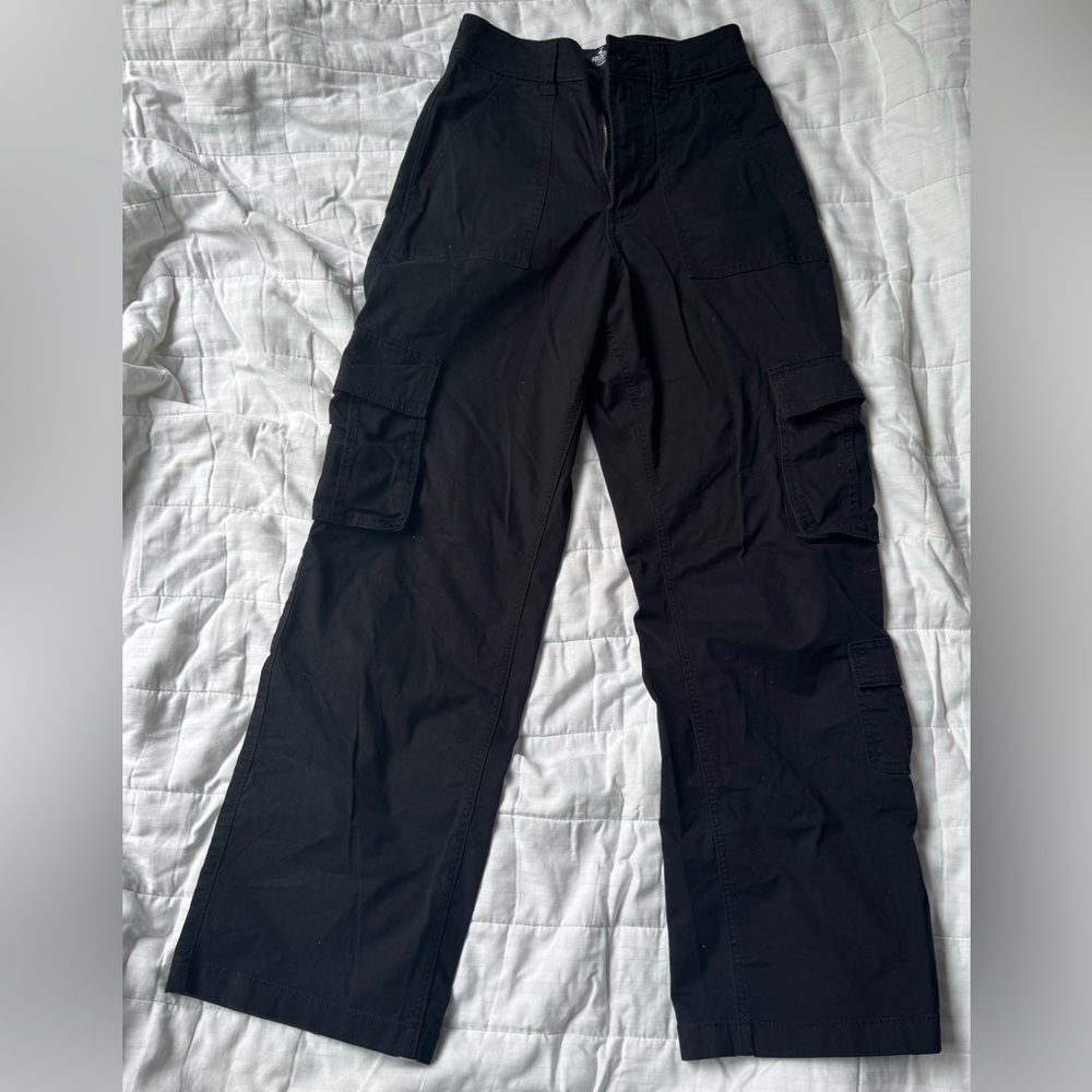Hollister Ultra High-Rise Black Cargo Pants